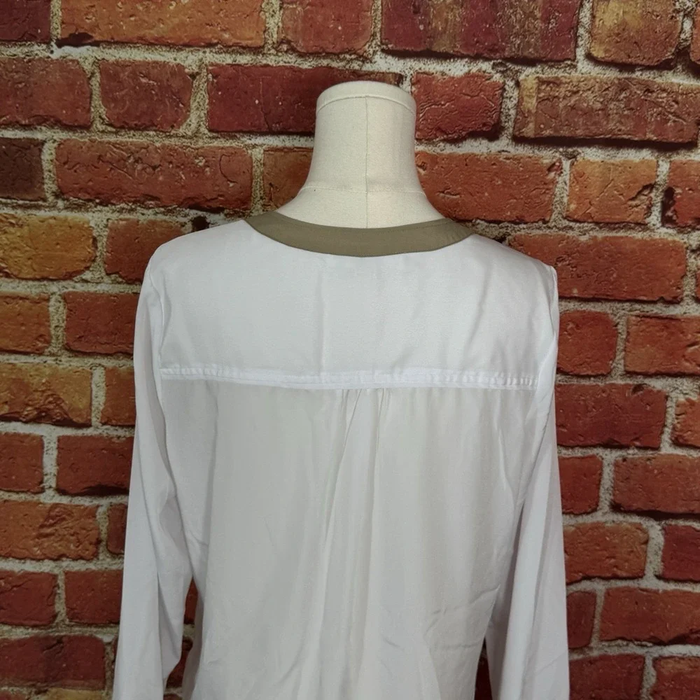 Michael Kors White Pullover V‎ Neck Blouse Pockets Women's Size Medium
